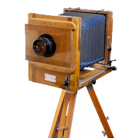 Форматная камера на треноге