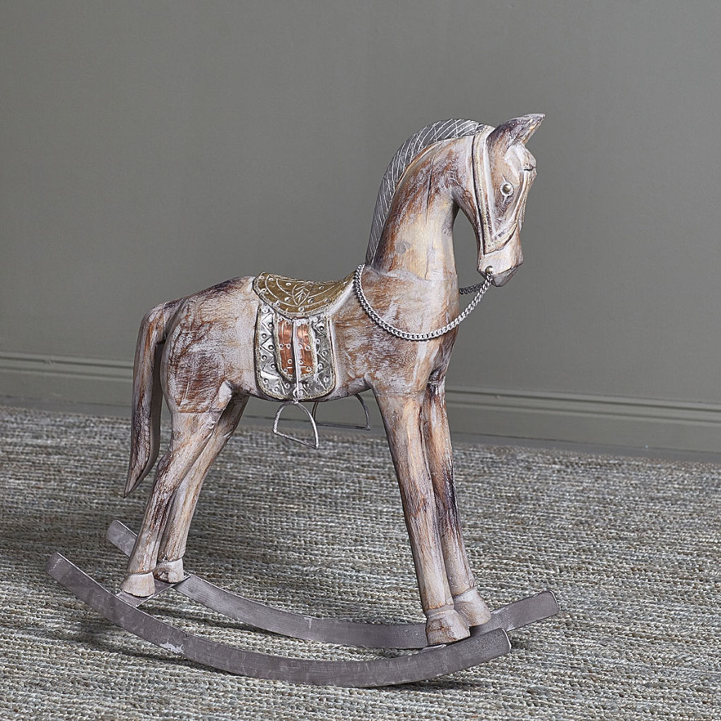 Лошадка резная из массива манго с резкой латунью