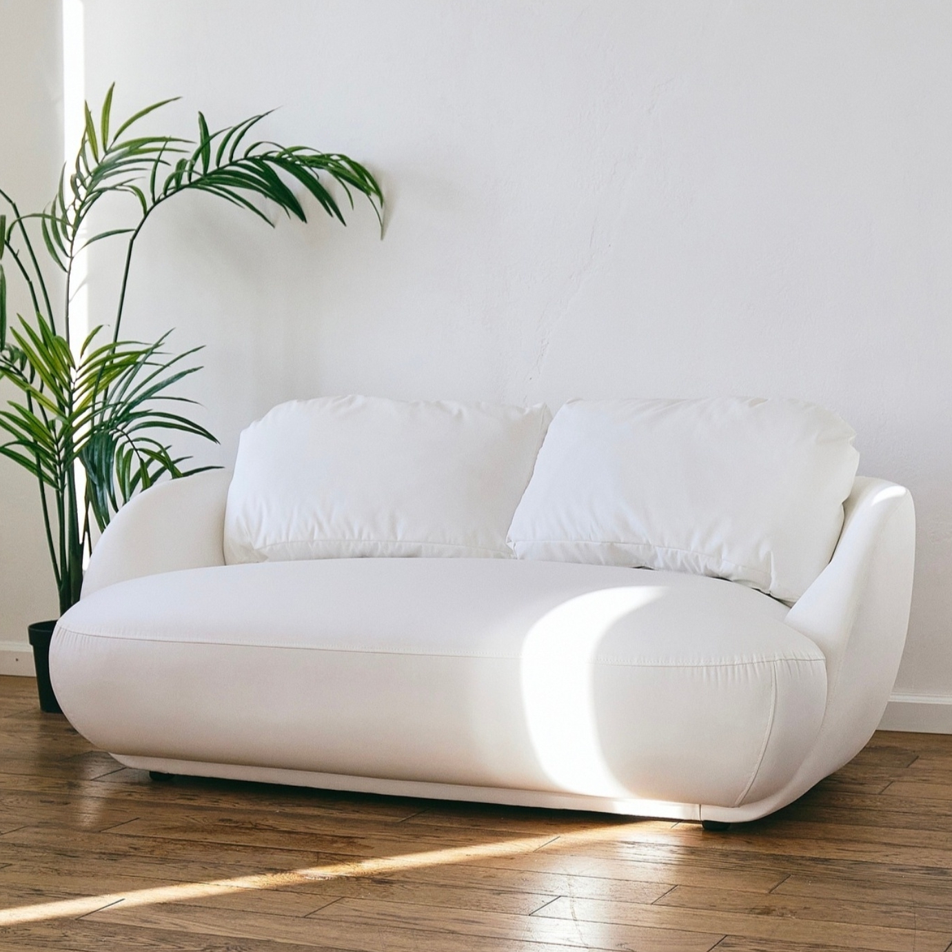 Диван Alpine из белой экокожи