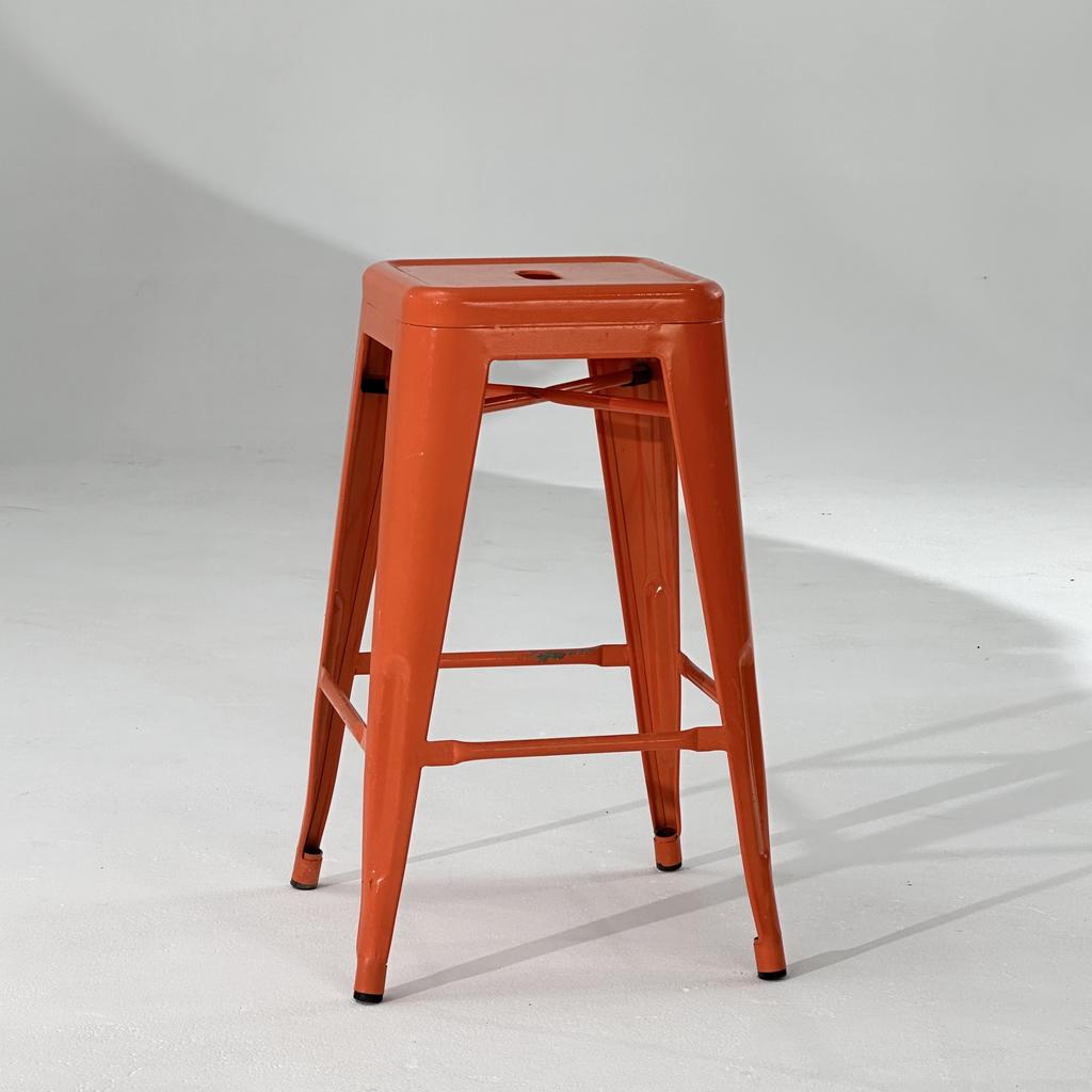 Табурет барный оранжевый металлический h62