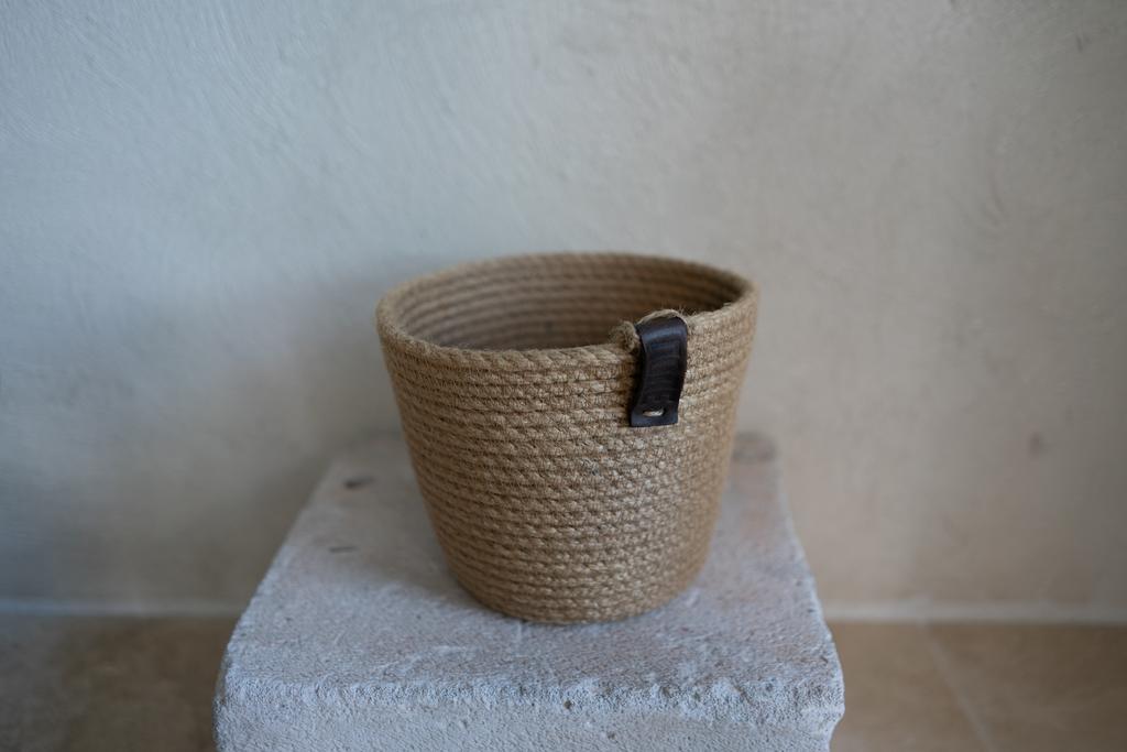 Кашпо плетеное 17 см