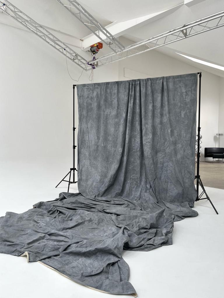 Серый холст