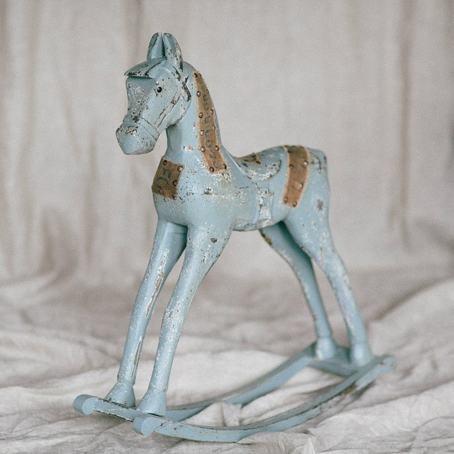 Лошадка голубая