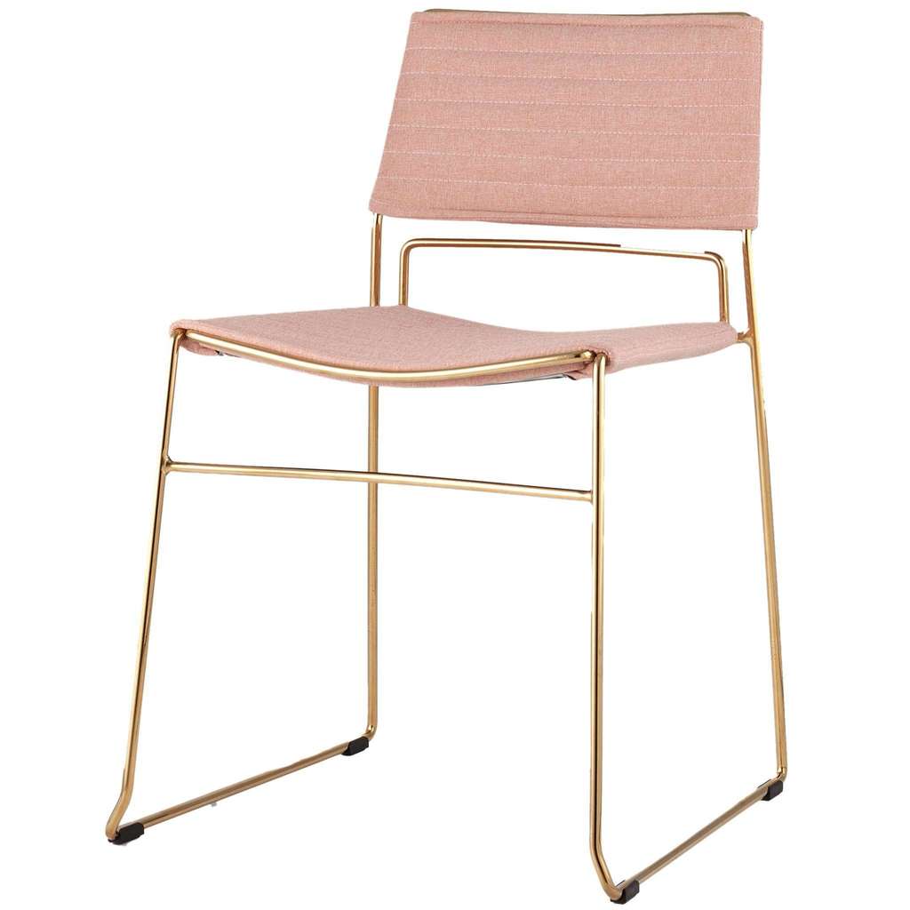 Пыльно розовый стул с золотым каркасом