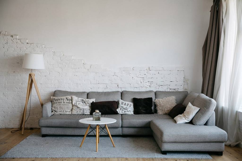 Серый диван угловой