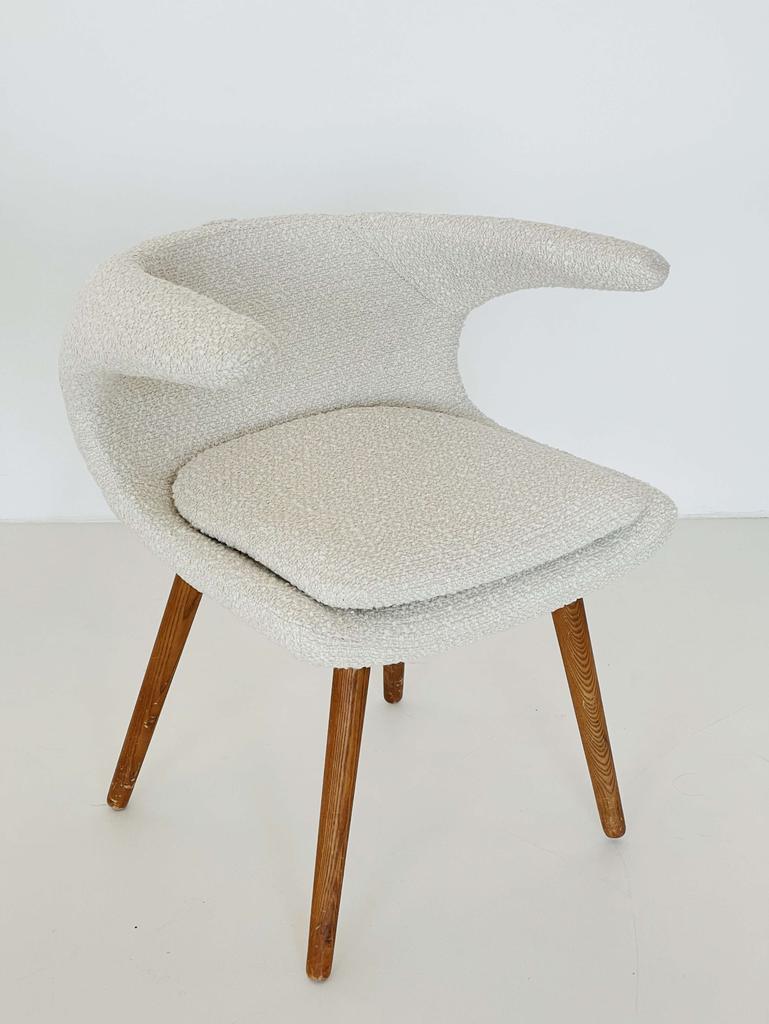 Кресло мягкое с рожками в букле