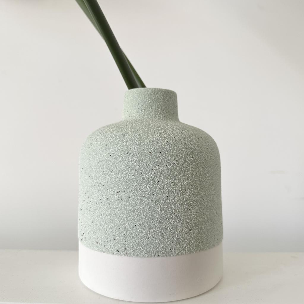 Ваза белая-мятная 15х11,5