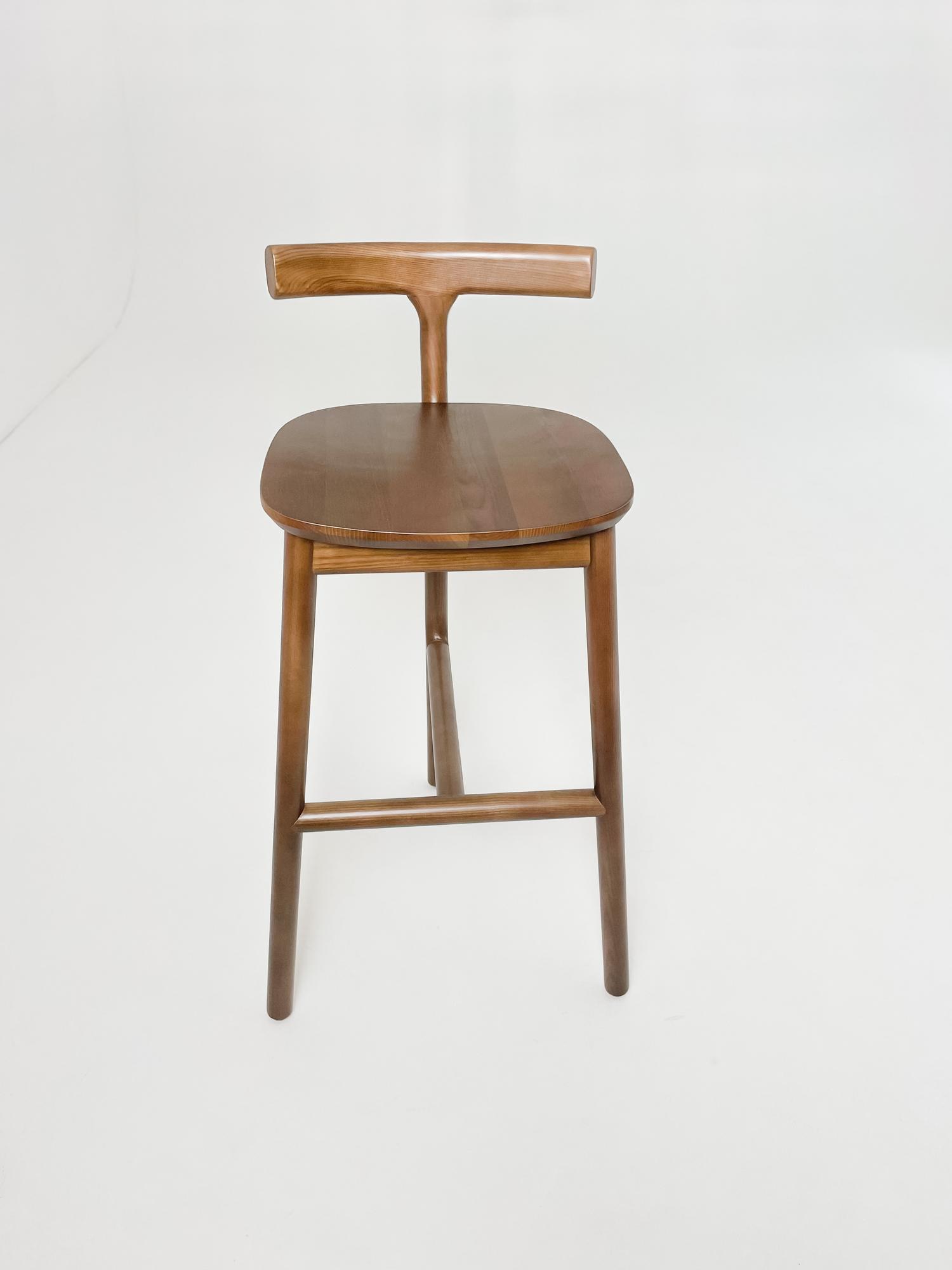 Стул барный с Т-образной спинкой