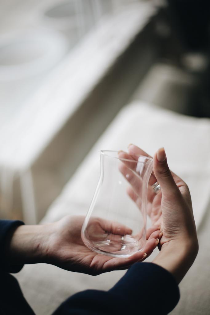 Прозрачный стакан