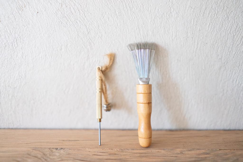 Щеточка металлическая для чистки кензана