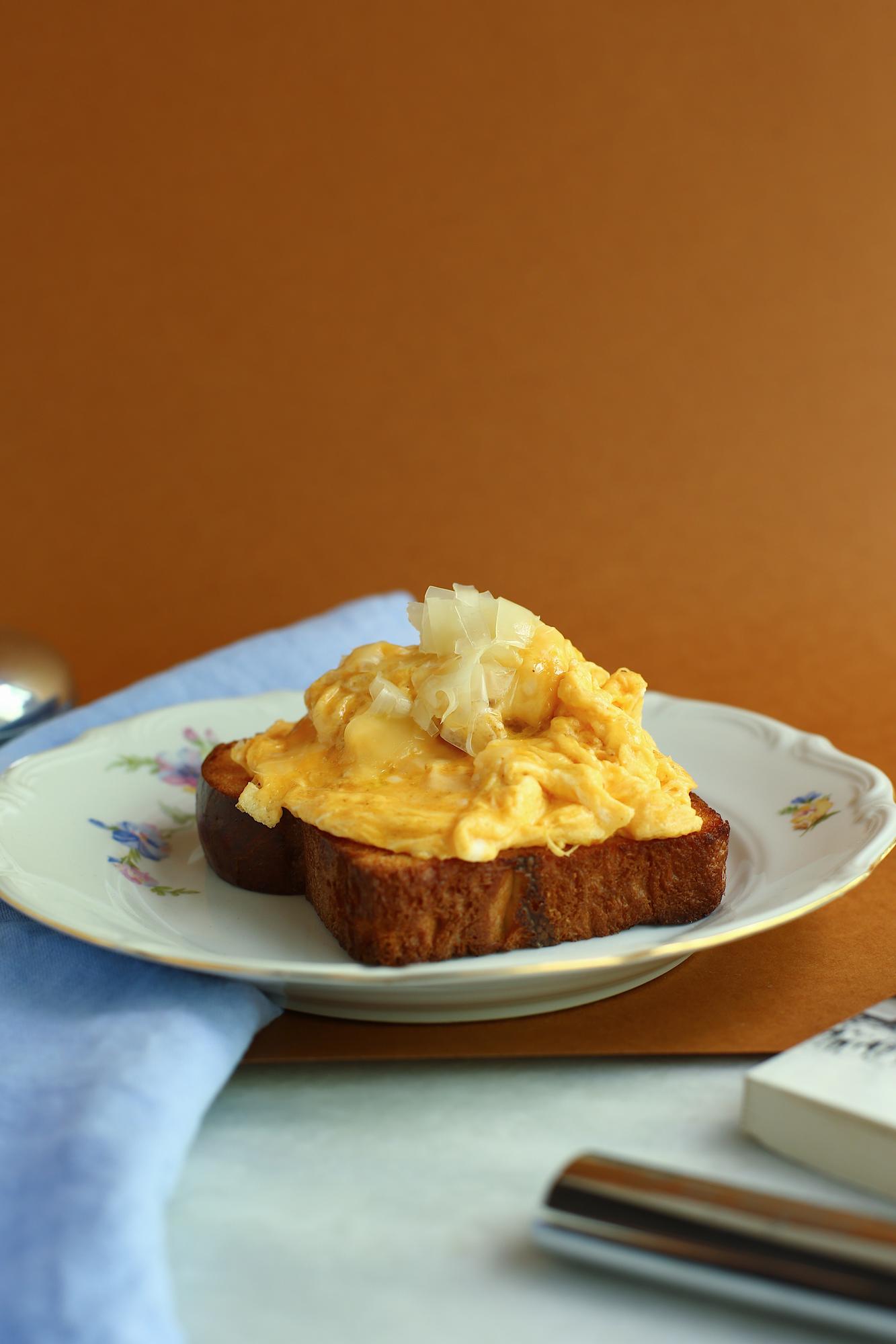 Бриошь, скрэмбл, грюйер