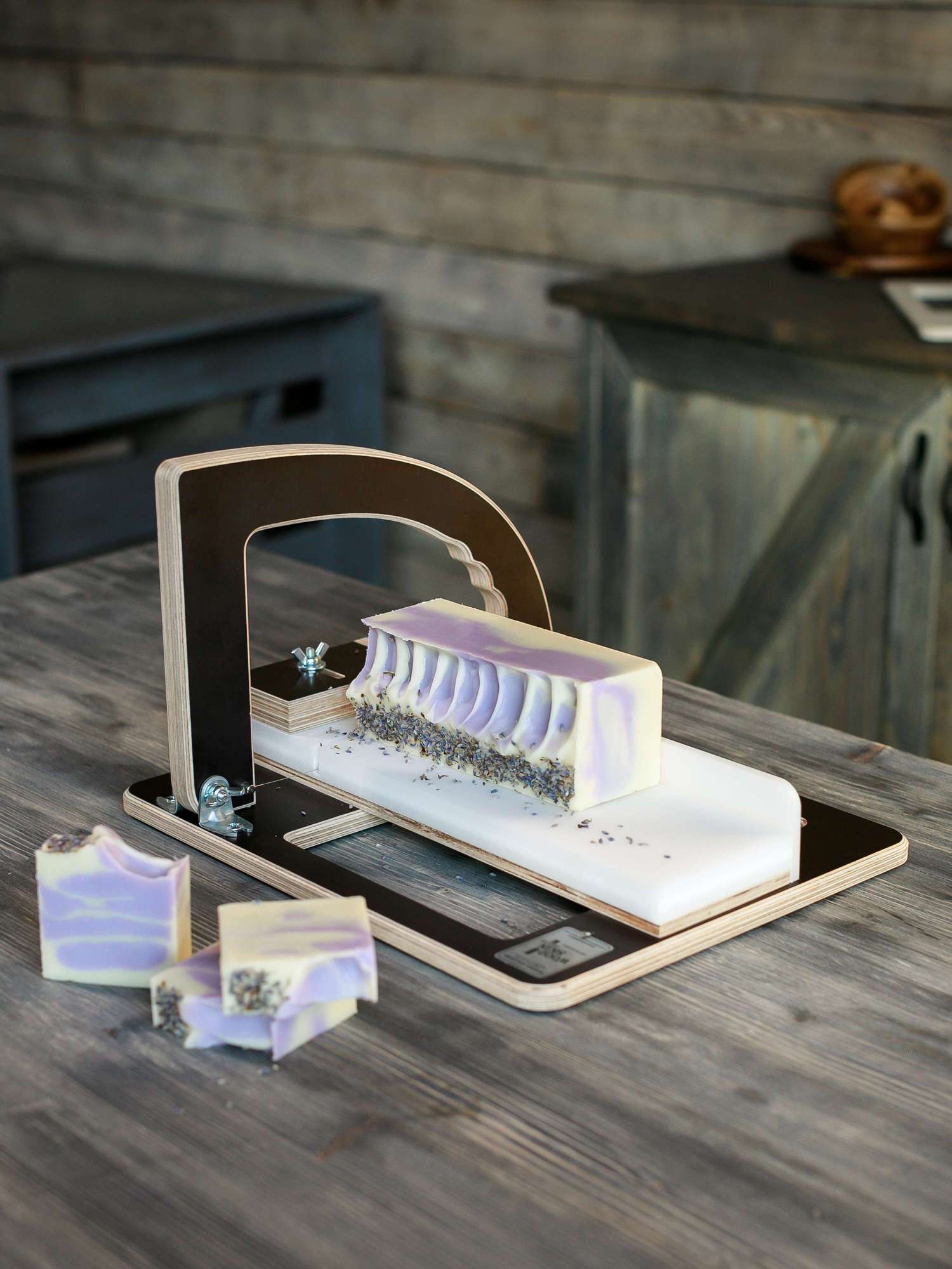 Single wire soap cutter from laminated plywood