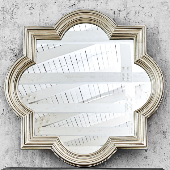 Зеркало серебристое  в раме настенное 118х118