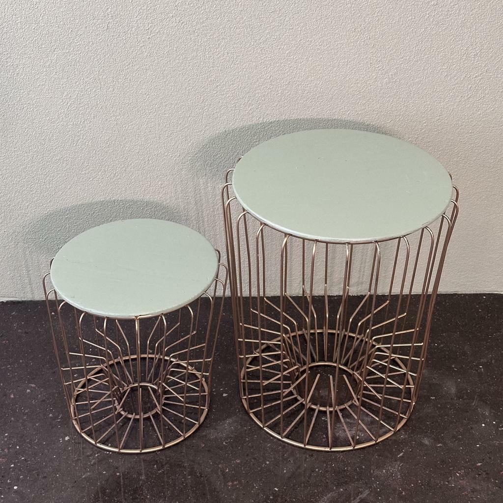 Набор журнальных столиков с мятными столешницами