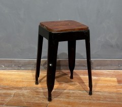 Табурет металлический с деревянной сидушкой