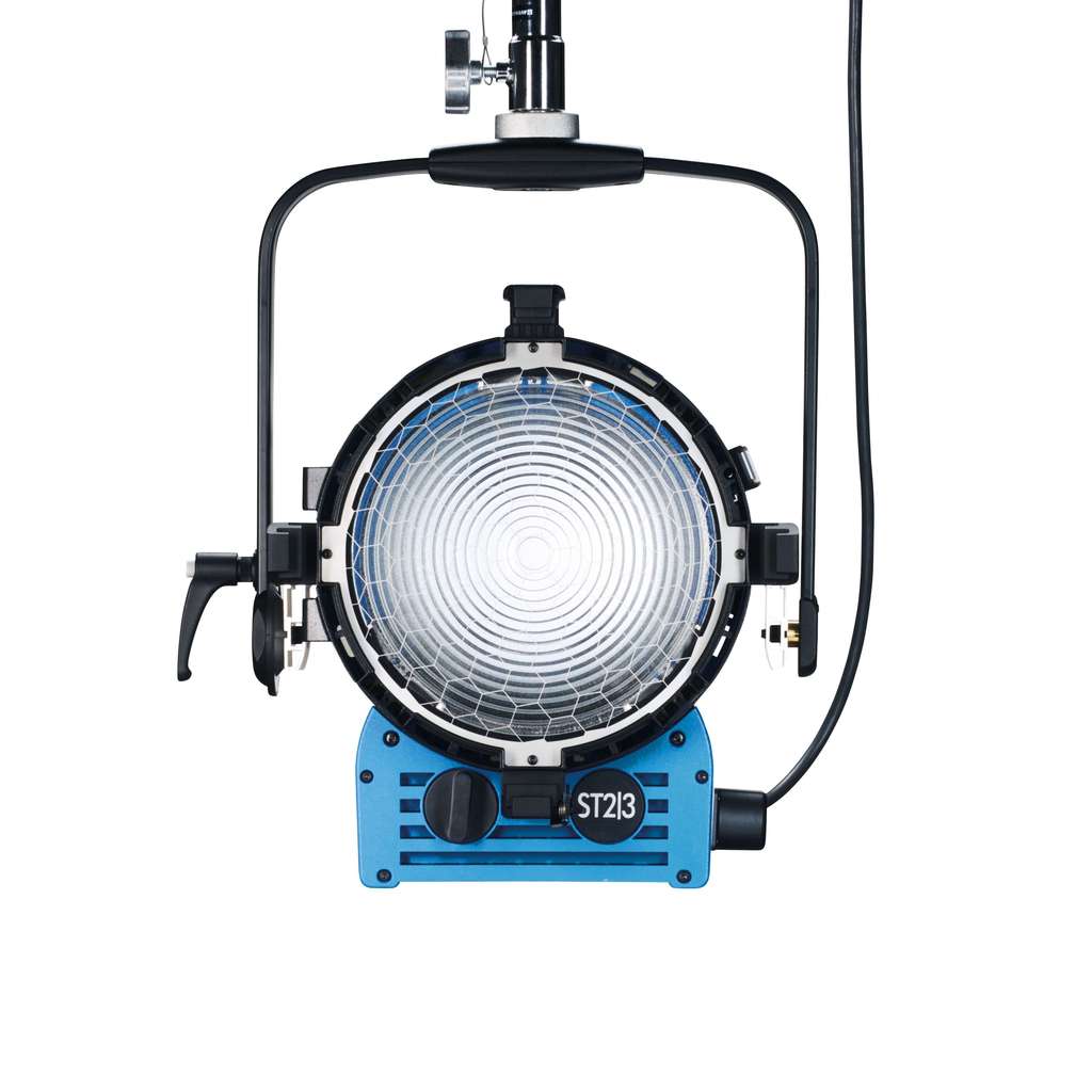 Источник постоянного света галогенный  Arri true blue t2/3 со шторками