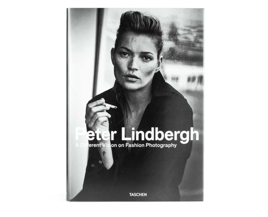 Книга "A Different Vision on Fashion Photography"