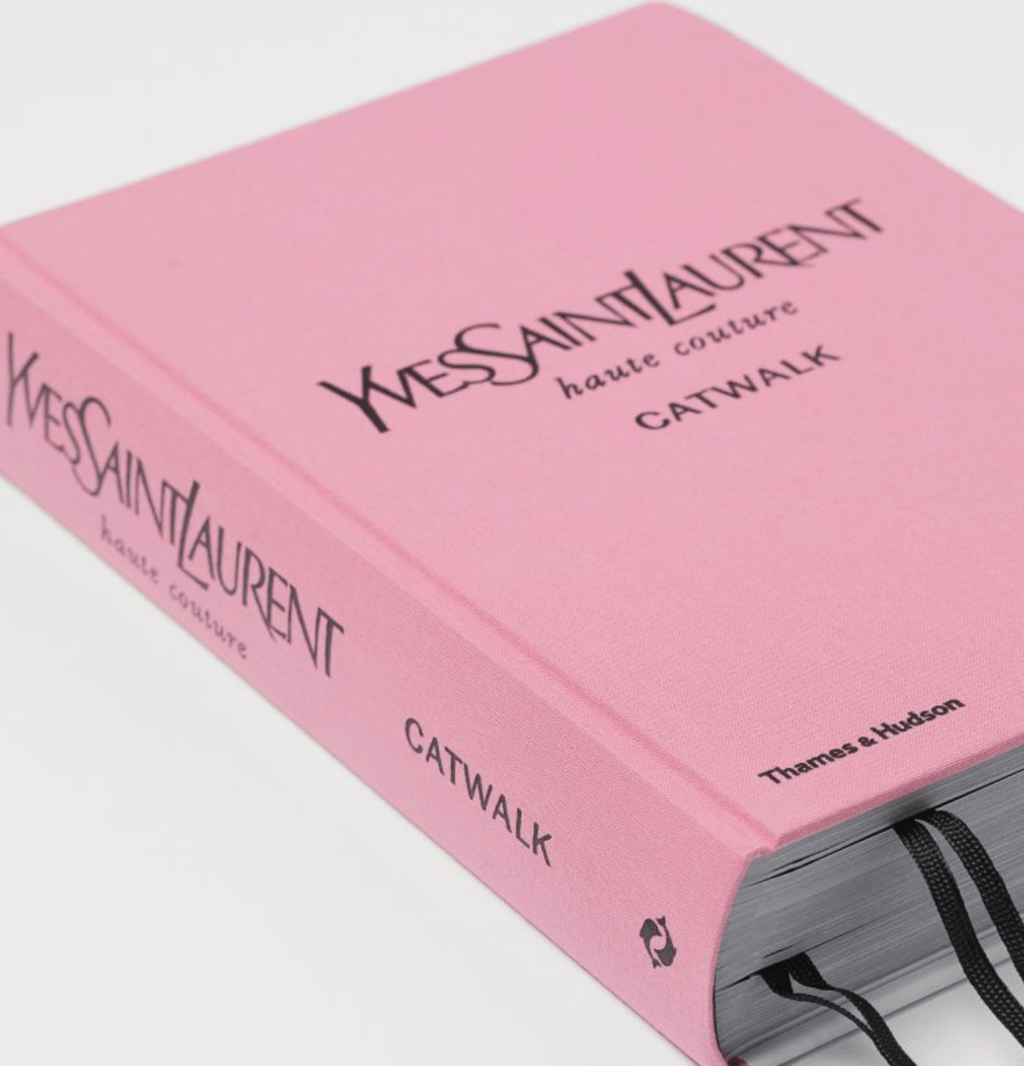 Книга Yves Saint Laurent Catwalk