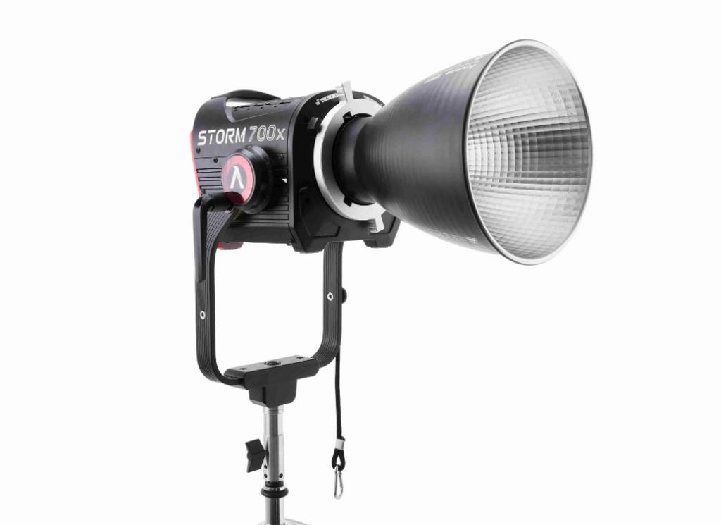 Осветитель Aputure STORM 700x